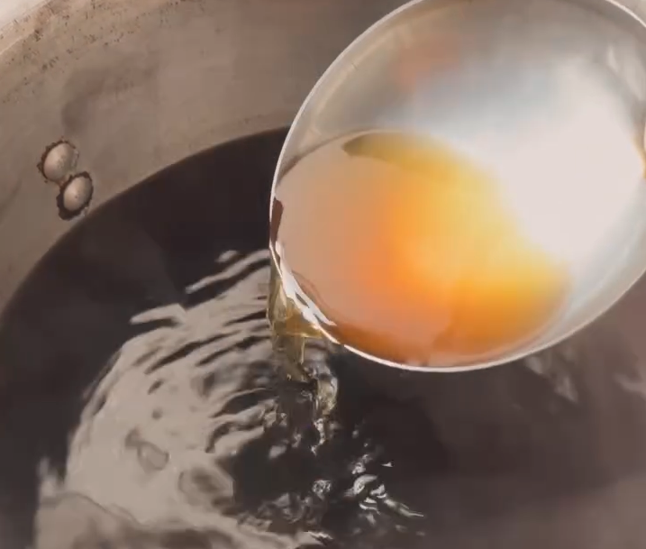 すべらんうどんの美味しいだし汁