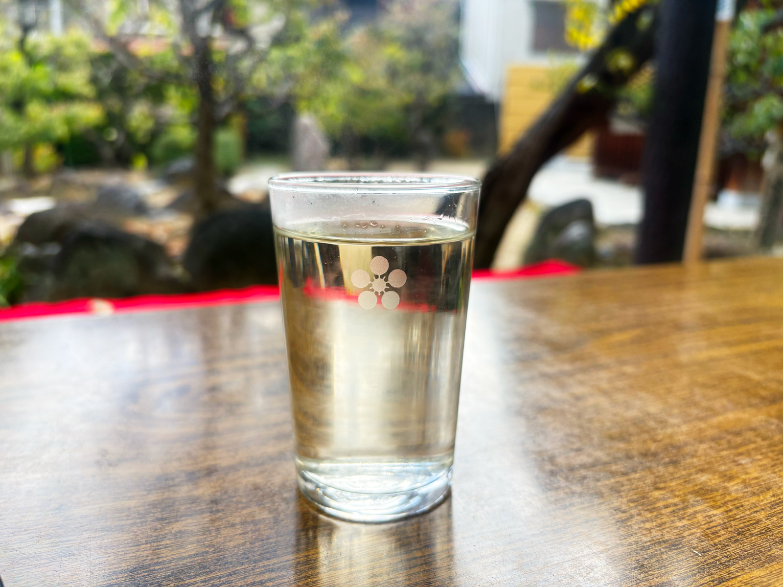 大阪天満宮すべらんうどんの梅ジュース